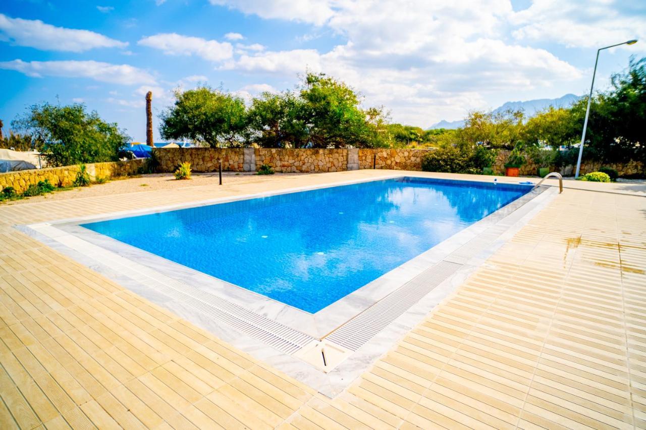 Spacious Three-Bedroom Apartment With Sea View A3 Kyrenia  Bagian luar foto