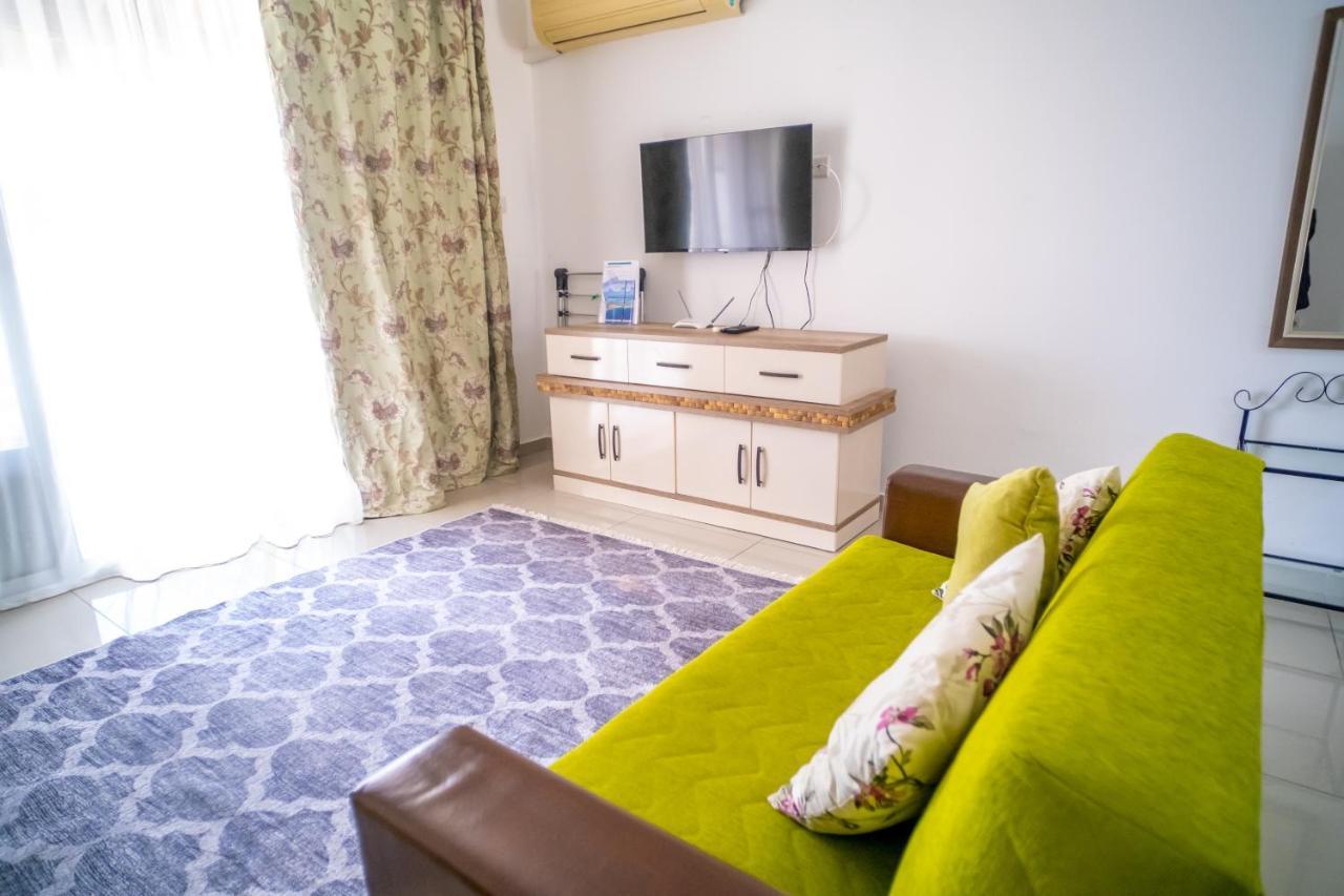 Spacious Three-Bedroom Apartment With Sea View A3 Kyrenia  Bagian luar foto