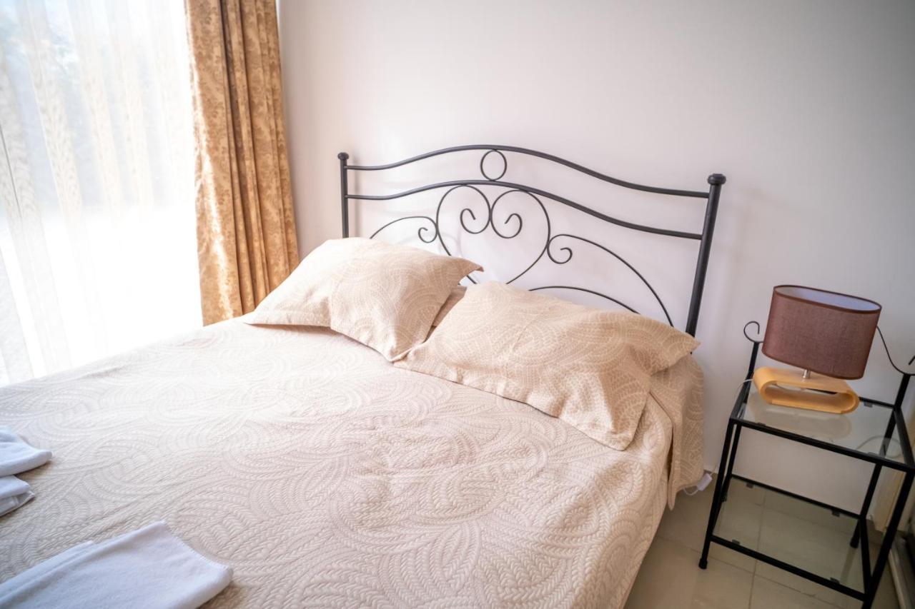 Spacious Three-Bedroom Apartment With Sea View A3 Kyrenia  Bagian luar foto