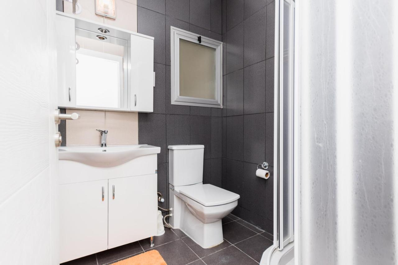 Spacious Three-Bedroom Apartment With Sea View A3 Kyrenia  Bagian luar foto